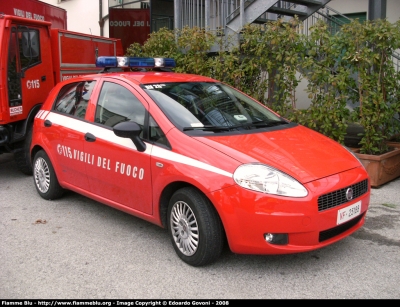 Fiat Grande Punto
Vigili del Fuoco
Comando di Pisa
VF 25188
La macchina presenta la scritta "Vigili del Fuoco" orientata in modo opposto al logo "115"
Parole chiave: Fiat Grande_Punto VF25188 Santa_Barbara_2008