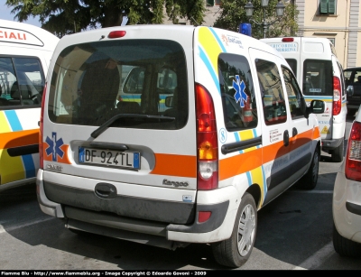 Renault Kangoo I serie restyle
Misericordia di Pomarance
Parole chiave: Renault Kangoo_Iserie_restyle