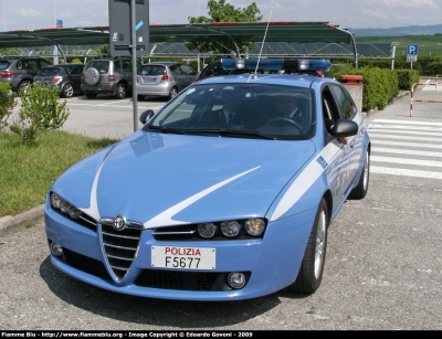 Alfa Romeo 159 Sportwagon
Polizia di Stato
Polizia Stradale in servizio sull'autostrada A12 SAT
POLIZIA F5677
Parole chiave: Alfa-Romeo 159_Sportwagon PoliziaF5677