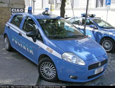 Fiat Grande Punto
Polizia di Stato
Reparto Mobile
POLIZIA F7068
Parole chiave: Fiat Grande_Punto PoliziaF7068 Festa_della_Polizia_2009