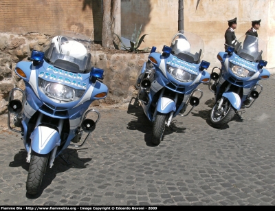 Bmw r850rt II serie
Polizia di Stato
Polizia Stradale
Parole chiave: Bmw r850rt_IIserie Polizia Festa_della_Polizia_2009