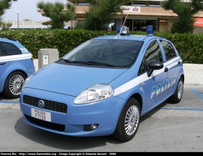 Fiat Grande Punto
Polizia di Stato
POLIZIA F7159
Parole chiave: Fiat Grande_Punto PoliziaF7159 Festa_della_Polizia_2009