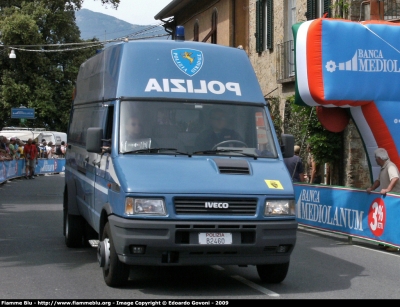 Iveco Daily II serie
Polizia di Stato
Polizia Stradale in scorta al Giro D'Italia 2009
POLIZIA B2460
Parole chiave: Iveco Daily_IIserie PoliziaB2460 Giro_d'Italia_2009