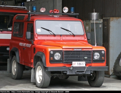 Land Rover Defender 90
Vigili del Fuoco
Distaccamento Aeroportuale di Pisa
VF 18617
Parole chiave: Land-Rover Defender_90 VF18617