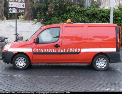 Fiat Doblò II serie
Vigili del Fuoco
Comando Provinciale di Roma
Distaccamento Aeroportuale di Fiumicino
Scorta Tecnica
VF 23061
Parole chiave: Fiat Doblò_IIserie VF23061 Festa_della_Repubblica_2009