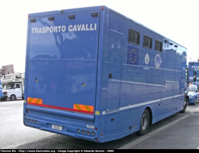 Iveco EuroCargo 160E28 II serie
Polizia di Stato
Reparto a Cavallo
Scuola per i Servizi a Cavallo, Foresta Burgos (Ss)
POLIZIA F9495
Parole chiave: Iveco EuroCargo_160E28_IIserie PoliziaF9495 Festa_della_Repubblica_2009