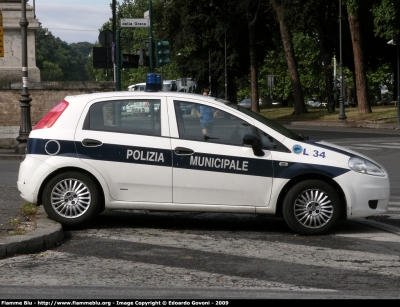 Fiat Grande Punto
Polizia Municipale Roma
Nucleo Radiomobile
Parole chiave: Fiat Grande_Punto PM_Roma Festa_della_Repubblica_2009