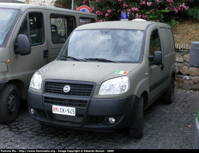 Fiat Doblò II serie
Aeronautica Militare
4° Stormo
AM CK 945
Parole chiave: Fiat Doblò_IIserie AMCK945 Festa_della_Repubblica_2009