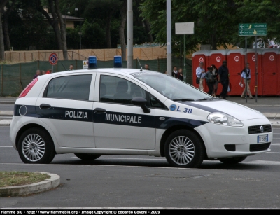 Fiat Grande Punto
Polizia Municipale Roma
Nucleo Radiomobile
Parole chiave: Fiat Grande_Punto PM_Roma Festa_della_Repubblica_2009