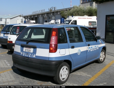 Fiat Punto I serie
Polizia di Stato
Squadra Volante
POLIZIA B7928
Parole chiave: Fiat Punto_Iserie PoliziaB7928