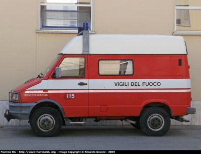 Iveco Daily 4x4 II serie
Vigili del Fuoco
Comando Provinciale di Pescara
VF 17325
Parole chiave: Iveco Daily_4x4_IIserie VF17325