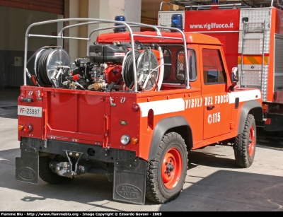 Land Rover Defender 90
Vigili del Fuoco
Comando Provinciale di Pescara
VF 23887
Parole chiave: Land-Rover Defender_90 VF23887