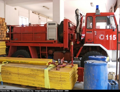 Iveco 80-17
Vigili del Fuoco
Comando Provinciale di Pescara
VF 15865
Parole chiave: Iveco 80-17 VF15865