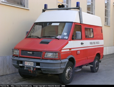 Iveco Daily 4x4 II serie
Vigili del Fuoco
Comando Provinciale di Pescara
VF 17325
Parole chiave: Iveco Daily_4x4_IIserie VF17325