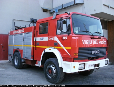 Iveco 190-26
Vigili del Fuoco
Comando Provinciale di Chieti
VF 16588
Parole chiave: Iveco 190-26 VF16588