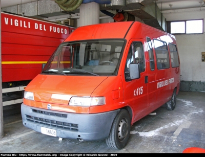 Fiat Ducato II Serie
Vigili del Fuoco
Comando Provinciale di Chieti
(Particolare il Nuovo Logo Fiat)
VF 18808
Parole chiave: Fiat Ducato_IIserie VF18808