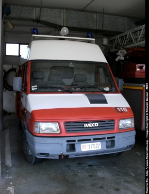 Iveco Daily II serie
Vigili del Fuoco
Comando Provinciale di Chieti
VF 17527
Parole chiave: Iveco Daily_IIserie VF17527