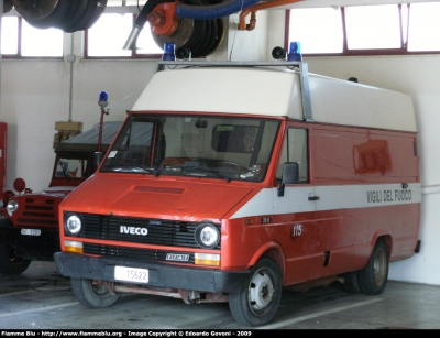 Iveco Daily I serie
Vigili del Fuoco
Comando Provinciale di Chieti
VF 15622
Parole chiave: Iveco Daily_Iserie VF15622