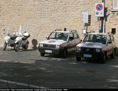 Fiat Panda 4x4 II serie
Repubblica di San Marino
Polizia Civile
POLIZIA 121
POLIZIA 123
Parole chiave: Fiat Panda_4x4_IIserie RSM_Polizia_121 RSM_Polizia_123