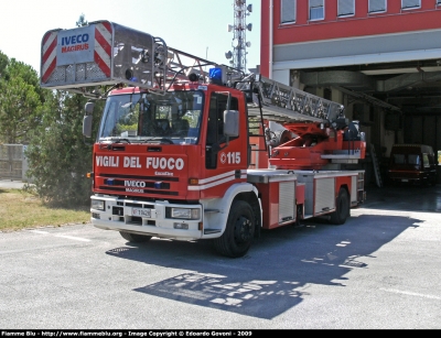 Iveco EuroFire 150E27 I serie
Vigili del Fuoco
Comando Provinciale di Ravenna
VF 19428
Parole chiave: Iveco EuroFire_150E27_Iserie VF19428