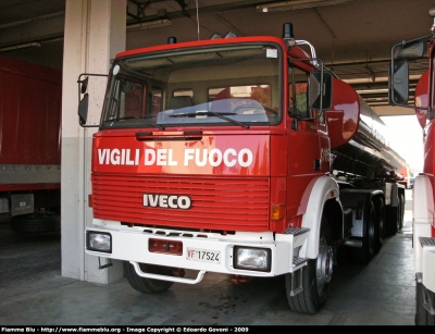 Iveco 330-36
Vigili del Fuoco
VF 17524
Parole chiave: Iveco 330-36 VF17524