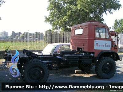 Mercedes-Benz Unimog U404.1
Vigili del Fuoco
Comando Provinciale di Bologna
Automezzo ex nucleo Aeroportuale
Parole chiave: Mercedes-Benz Unimog_U404.1