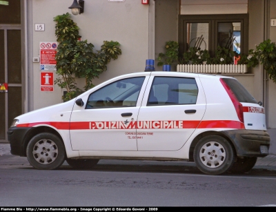 Fiat Punto II serie
Polizia Municipale Casciana Terme Lari (PI)
Proveniente dalla dotazione del comune di Casciana Terme
Parole chiave: Fiat Punto_IIserie