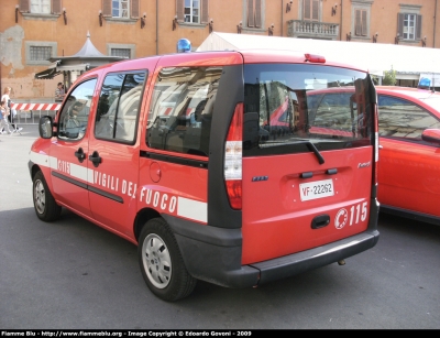 Fiat Doblò I serie
Vigili del Fuoco
Distaccamento Aeroportuale Venezia-Tessera
VF 22262
Parole chiave: Fiat Doblò_Iserie VF22262 Giornate_della_Protezione_Civile_Pisa_2009