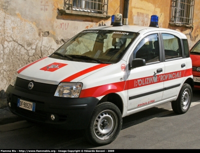 Fiat Nuova Panda 4x4
Polizia Provinciale Pisa
Veicolo aggiornato parzialmente nella nuova livrea della Polizia Locale della Toscana
(nuovo numero aereo, nuova decorazione del cofano e nuova indicazione "Provincia di Pisa")

Parole chiave: Fiat Nuova_Panda_4x4 PP_Pisa Giornate_della_Protezione_Civile_Pisa_2009