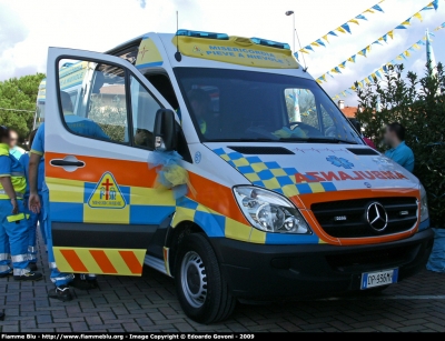 Mercedes-Benz Sprinter III serie
Misericordia di Pieve a Nievole
Allestita MAF
Parole chiave: Mercedes-Benz Sprinter_IIIserie 118_Pistoia Ambulanza Misericordia_Pieve_a_Nievole