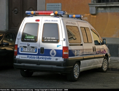 Fiat Scudo III serie
Polizia Municipale Comuni Modenesi Area Nord
Veicolo di proprietà del Comune di Cavezzo
Ora Targato POLIZIA LOCALE YA 382 AB
Parole chiave: Fiat Scudo_IIIserie POLIZIALOCALEYA382AB