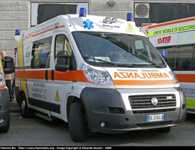 Fiat Ducato X250
Misericordia Tavernelle Val di Pesa e Barberino Val d'Elsa
Allestita Mariani Fratelli
Parole chiave: Fiat Ducato_X250 118_Firenze Ambulanza Misericordia_Tavernelle_Val_di_Pesa_e_Barberino_Val_d'Elsa