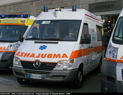 Mercedes-Benz Sprinter II serie
Misericordia Borgo a Mozzano
Parole chiave: Mercedes-Benz Sprinter_IIserie 118_Lucca Ambulanza