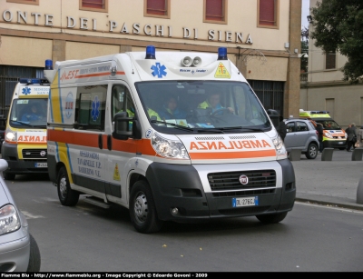 Fiat Ducato X250
Misericordia Tavernelle Val di Pesa e Barberino Val d'Elsa
Allestita Mariani Fratelli
Parole chiave: Fiat Ducato_X250 118_Firenze Ambulanza Misericordia_Tavernelle_Val_di_Pesa_e_Barberino_Val_d'Elsa