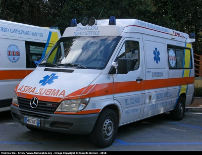 Mercedes-Benz Sprinter II serie
Misericordia Pieve a Nievole
Allestita Alessi & Becagli
Parole chiave: Mercedes-Benz Sprinter_IIserie 118_Pistoia Ambulanza Misericordia_Pieve_a_Nievole