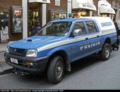 Mitsubishi L200 III serie
Polizia di Stato
C.N.E.S.
POLIZIA E6577
Parole chiave: Mitsubishi L200_IIIserie PoliziaE6577 Festa_della_Polizia_2010