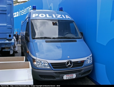 Mercedes-Benz Sprinter II serie
Polizia di Stato
C.N.E.S.
POLIZIA F4989
Parole chiave: Mercedes-Benz Sprinter_IIserie PoliziaF4989 Festa_della_Polizia_2010