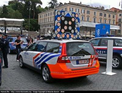 Volvo V70 III serie
Koninkrijk België - Royaume de Belgique - Königreich Belgien - Belgio
Wegpolitie Antwerpen
Polizia Stradale di Anversa
Parole chiave: Volvo V70_IIIserie Festa_della_Polizia_2010