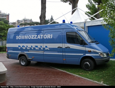 Mercedes-Benz Sprinter II serie
Polizia di Stato
C.N.E.S.
POLIZIA F3120
Parole chiave: Mercedes-Benz Sprinter_IIserie PoliziaF3120 Festa_della_Polizia_2010