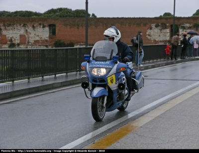 Bmw r850rt II serie
Polizia di Stato
Polizia Stradale
in scorta al Giro d'Italia 2010
Parole chiave: Bmw r850rt_IIserie Polizia