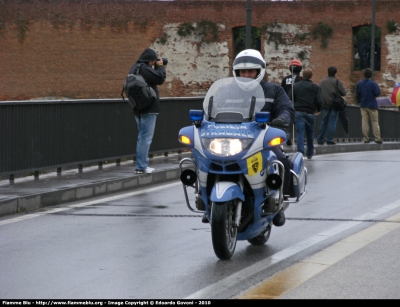 Bmw r850rt II serie
Polizia di Stato
Polizia Stradale
in scorta al Giro d'Italia 2010
Parole chiave: Bmw r850rt_IIserie Polizia