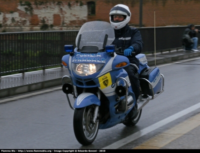 Bmw r850rt II serie
Polizia di Stato
Polizia Stradale
in scorta al Giro d'Italia 2010
Parole chiave: Bmw r850rt_IIserie Polizia