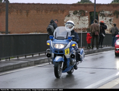 Bmw r850rt II serie
Polizia di Stato
Polizia Stradale
in scorta al Giro d'Italia 2010
Parole chiave: Bmw r850rt_IIserie Polizia