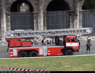 Iveco 330-35
Vigili del Fuoco
Comando Provinciale di Roma
Distaccamento Cittadino
Roma Nomentano
AutoScala da 50 metri allestimento
Iveco-Magirus
VF 14777
Parole chiave: Iveco 330-35 VF14777 Festa_della_Repubblica_2010