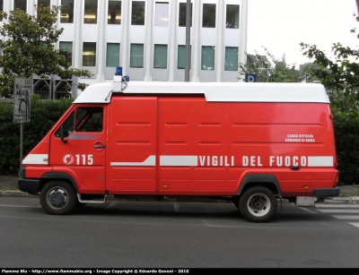 Renault B120
Vigili del Fuoco
Comando Provinciale di Roma
Carro Officina
VF 19966
Parole chiave: Renault B120 VF19966 Festa_della_Repubblica_2010