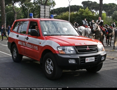 Mitsubishi Pajero Lwb III serie
Vigili del Fuoco
Comando Provinciale di Roma
VF 21944
Parole chiave: Mitsubishi Pajero_Lwb_IIIserie VF21944 Festa_della_Repubblica_2010