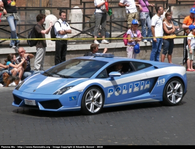 Lamborghini Gallardo II serie
Polizia di Stato
Polizia Stradale
POLIZIA F8743
Parole chiave: Lamborghini Gallardo_IIserie PoliziaF8743 Festa_Della_Repubblica_2010