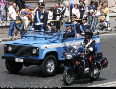 Land Rover Defender 90
Polizia di Stato
Polizia E8340
Parole chiave: Land-Rover Defender_90 PoliziaF8340 Festa_Della_Repubblica_2010