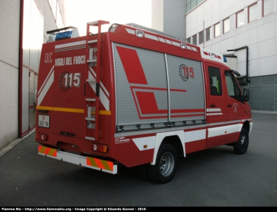 Mercedes-Benz Sprinter 4x4 III serie
Vigili del Fuoco
Distretto di Riva del Garda
Corpo Volontario di Dro (TN)
AutoPompaSerbatoio allestimento Kofler Fahrzeugbau
VF 3E8 TN
Parole chiave: Mercedes-Benz Sprinter_4x4_IIIserie VF3E8TN Reas_2010