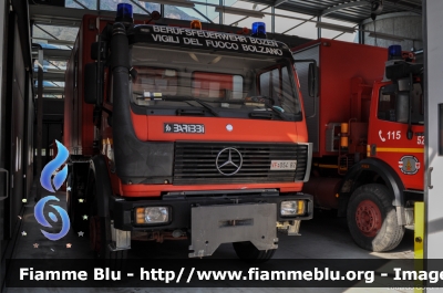 Mercedes-Benz 2629
Vigili del Fuoco
Corpo Permanente di Bolzano
Berufsfeuerwehr Bozen
Autocarro con impianto scarrabile allestimento Baribbi
VF 054 BZ
Parole chiave: Mercedes-Benz 2629 VF054BZ